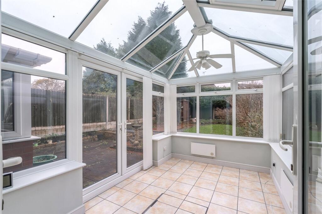 House in Wolverhampton, Castlecroft - View 5
