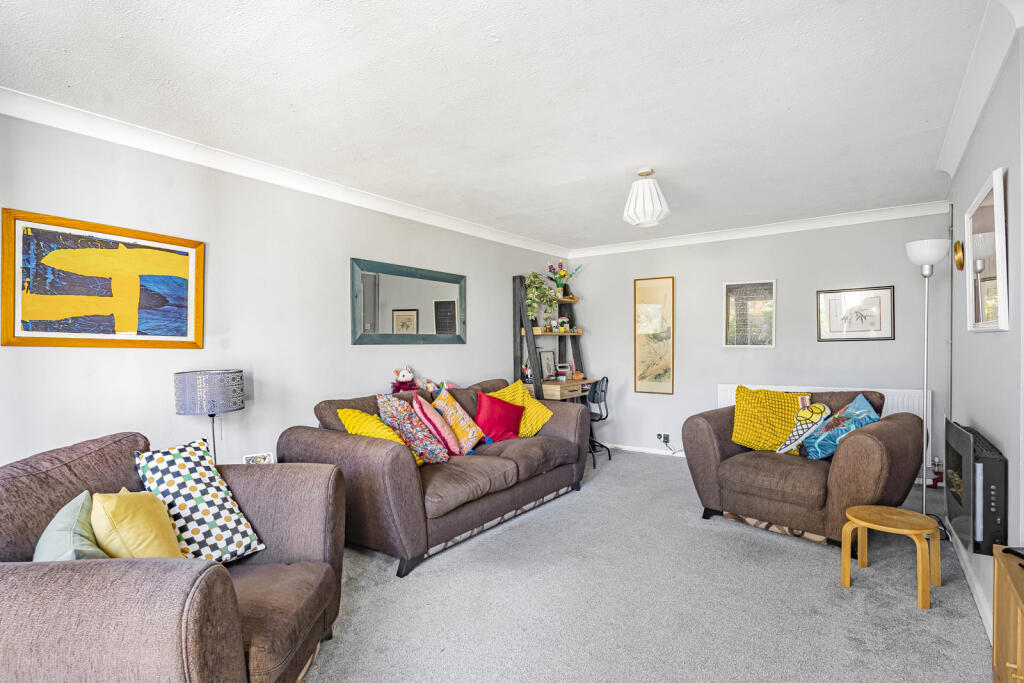 House in Gloucester - View 4