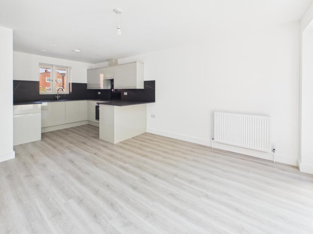 House in Lincoln - View 4