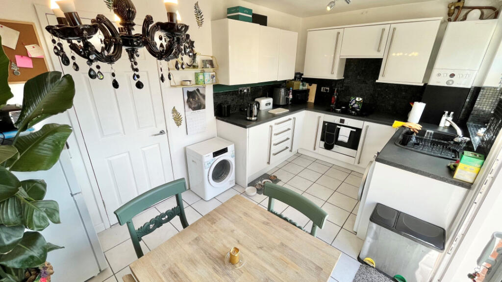 House in Macclesfield, Jasmine Park, Greenside - View 4