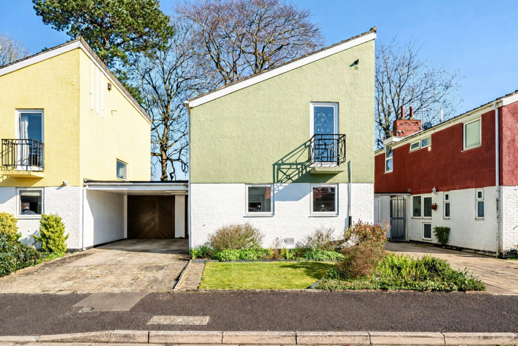 3-bed detached on Winterdyne Mews, Andover, SP10 3AG, £475,000
