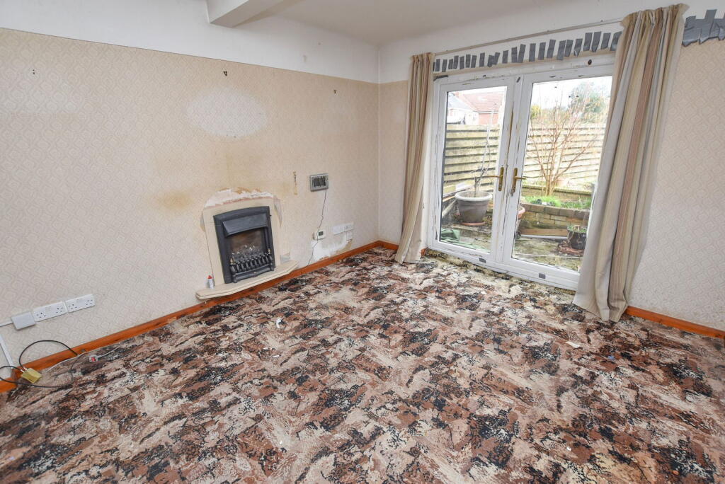 Stanhope Drive, Bromborough photo 3
