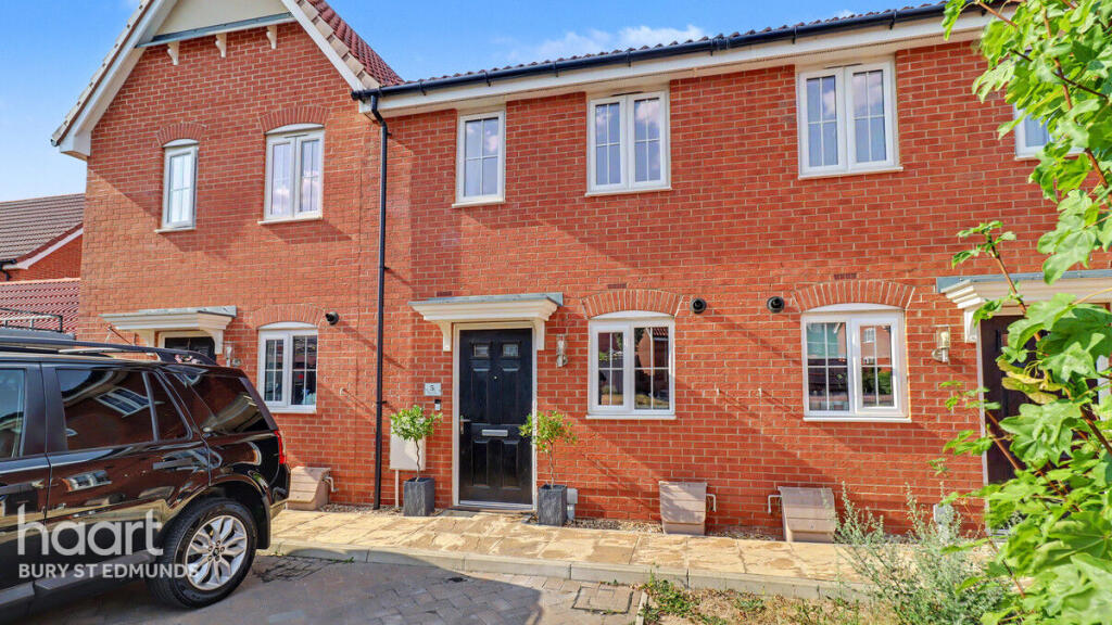 2-bed terraced on Rubin Close, Bury St Edmunds, £250,000