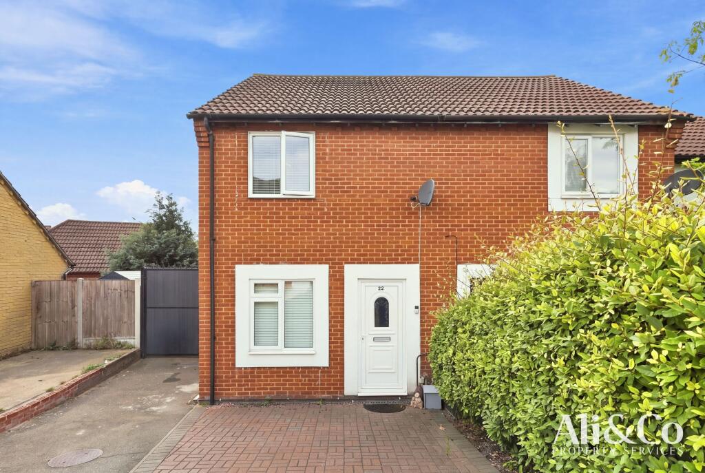 Main image of property: Devereux Road, Grays