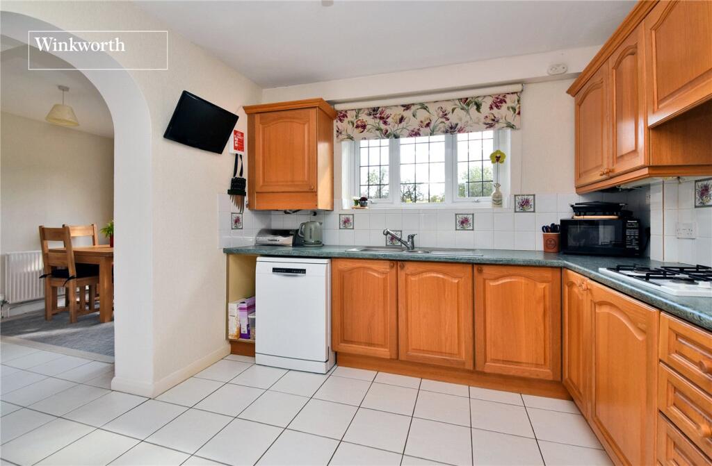 House in Sutton - View 3