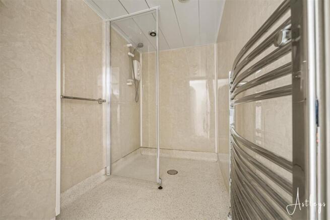 Ensuite shower room