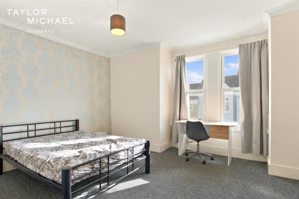 6 bedroom terraced house for rent