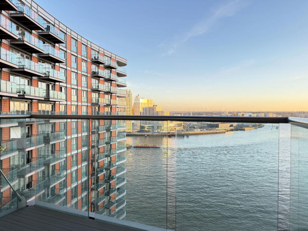 Main image of property: New Providence Wharf, London, E14 9PW