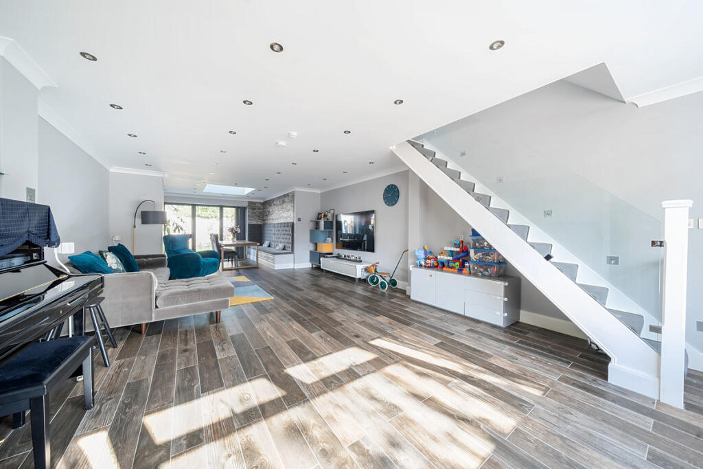 House in Elmbridge, Hersham - View 5