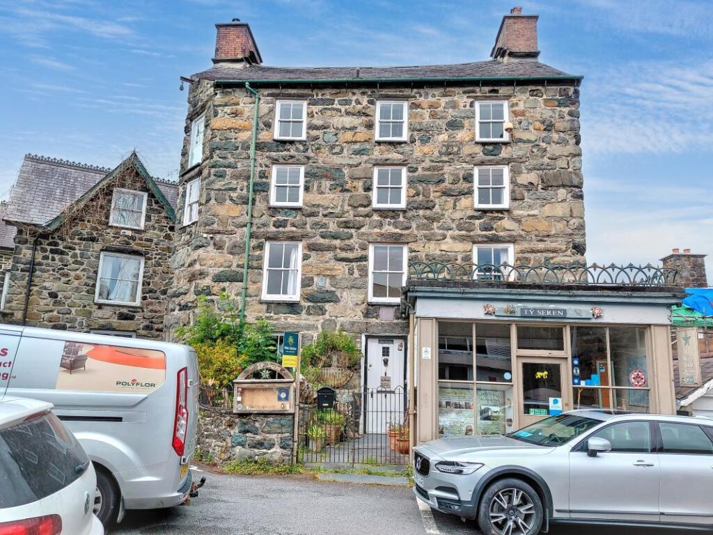 Main image of property: Star House Ty Seren Meyrick Street, Ty Seren, Dolgellau, Gwynedd, LL40 1LN