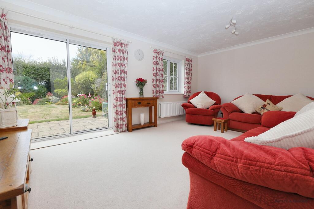 Rosehip Close, Fair Oak, SO50 photo 3