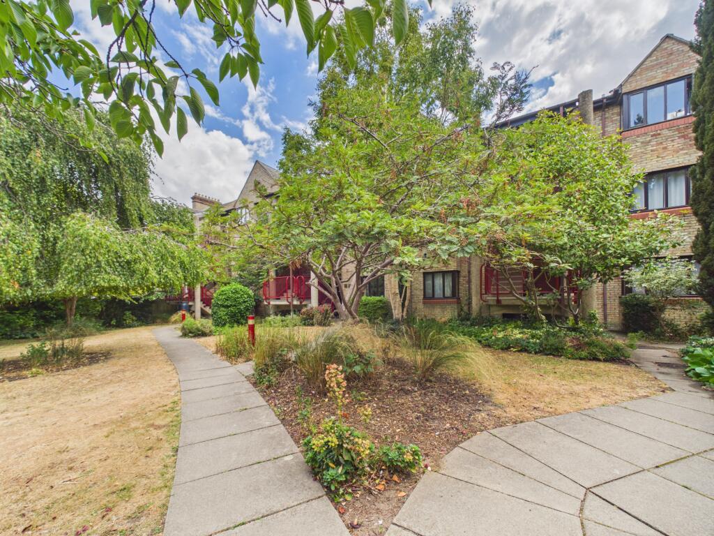 Main image of property: 16 Chamberlin Court
