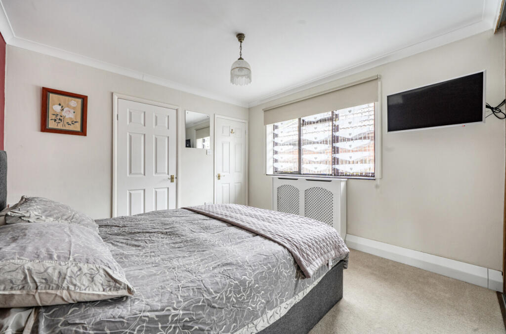 House in Finchampstead - More
