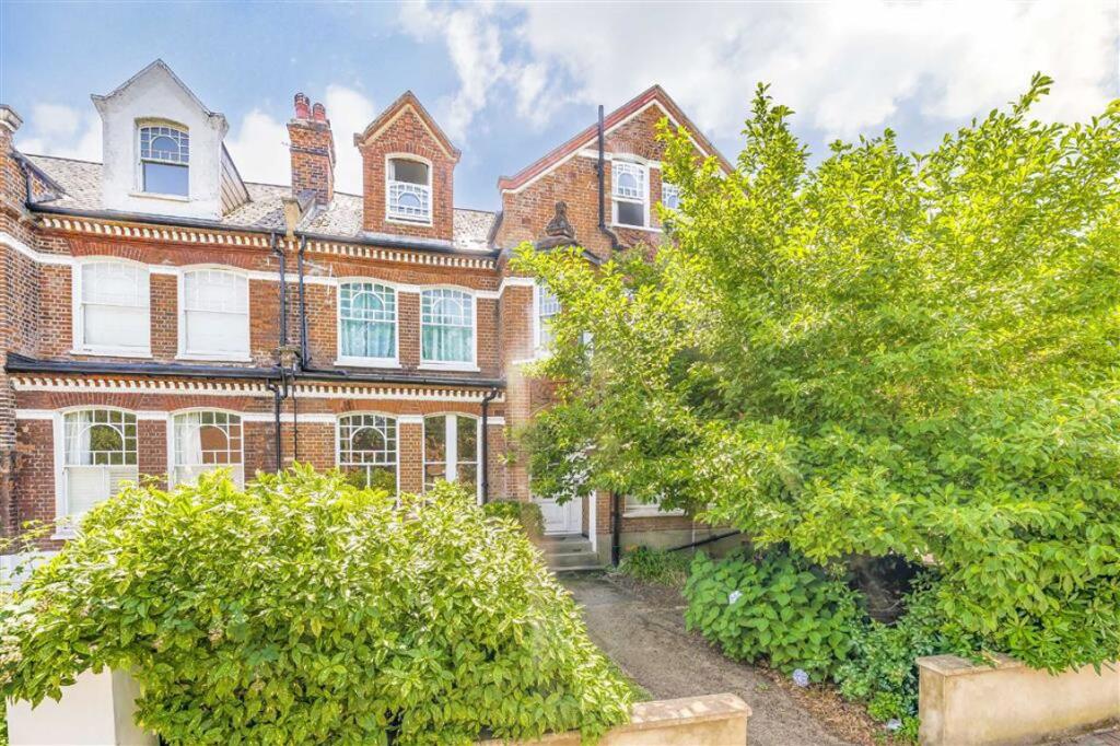 Main image of property: Bedford Hill, Balham