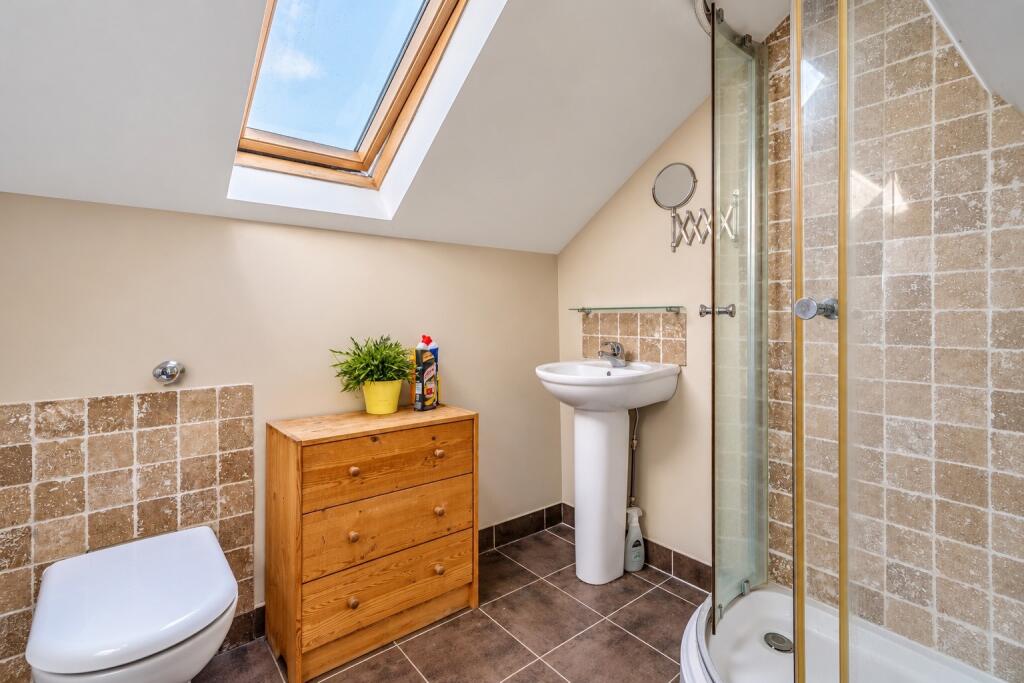 Apartment in Luton - More
