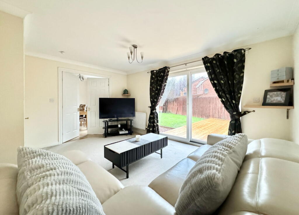18, The Muirs, Tullibody, Alloa, FK10 2GB photo 2