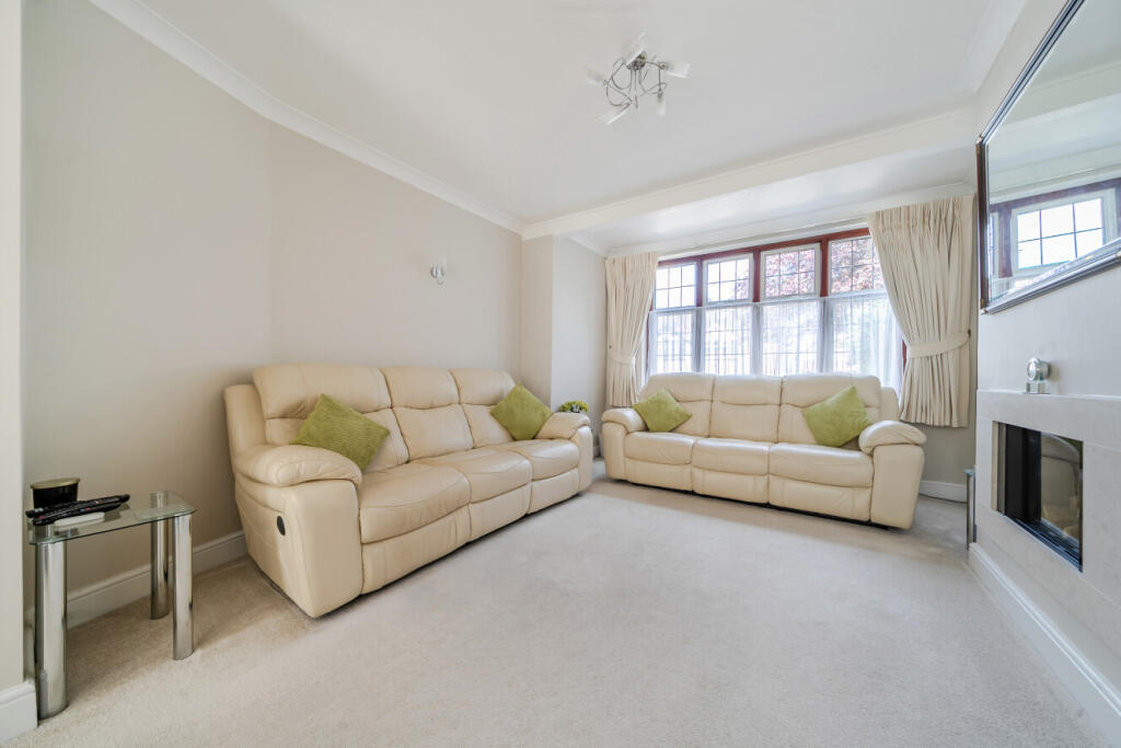House in Chislehurst, Red Hill, Elmstead - More