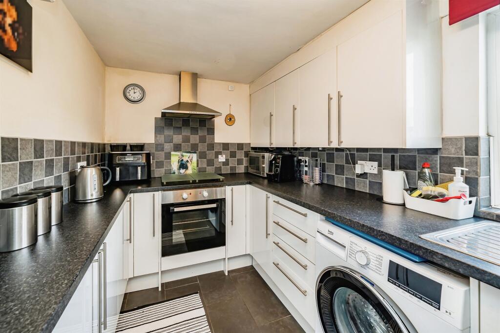 House in Aylesbury, Buckinghamshire - View 4