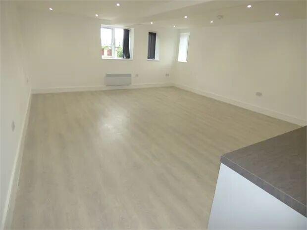 Apartment in Southend-on-Sea - View 4