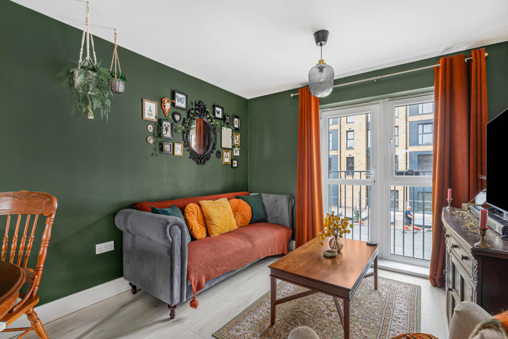 Apartment in Southampton - View 3