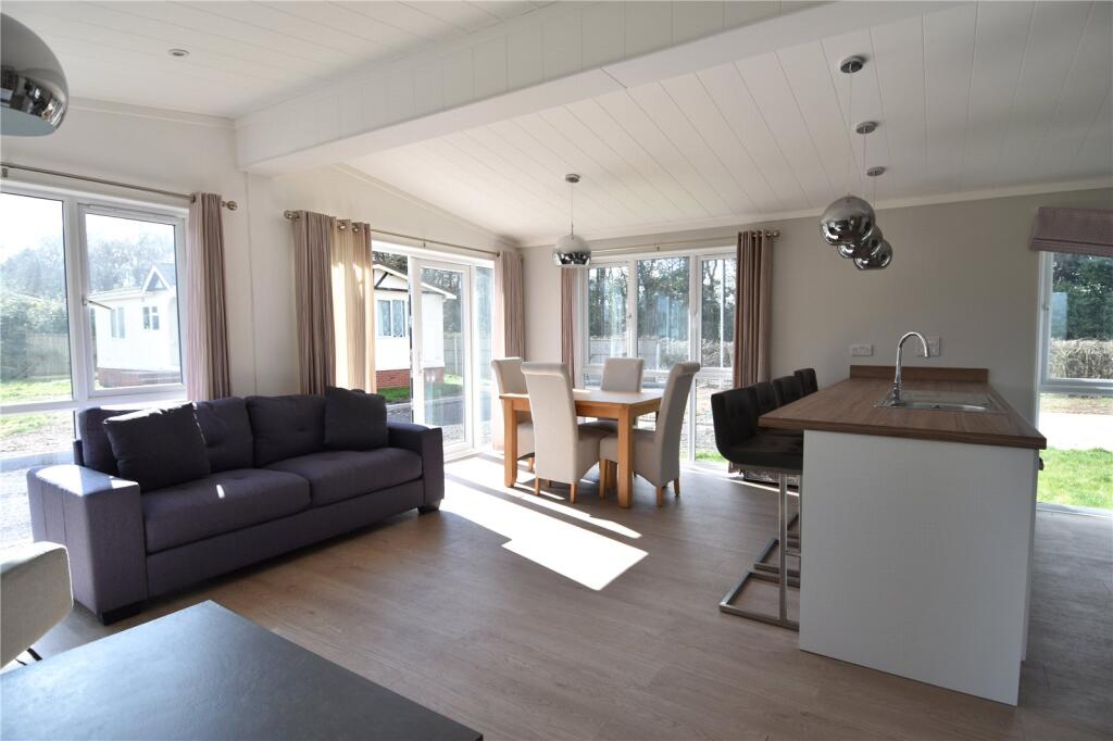 Doverdale Park Homes, Hampton Lovett, Droitwich, Worcestershire, WR9 photo 4