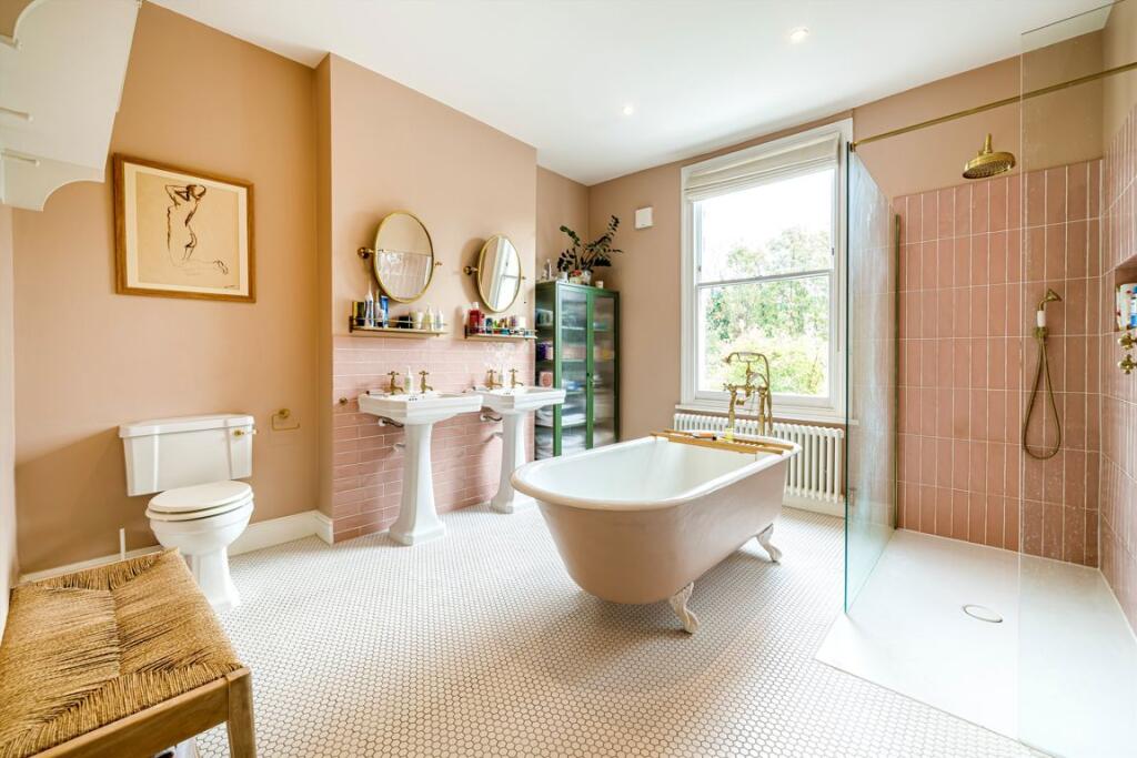 House in London - View 5