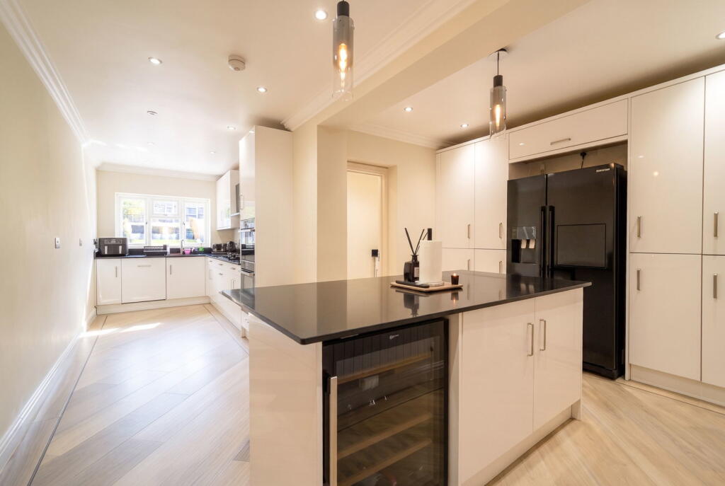 House in Solihull, Haslucks Green - View 5