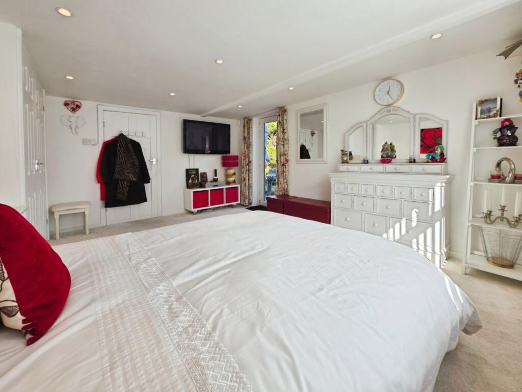 Additional image 36 of Roundwood Road, Baildon, BD17 7JZ