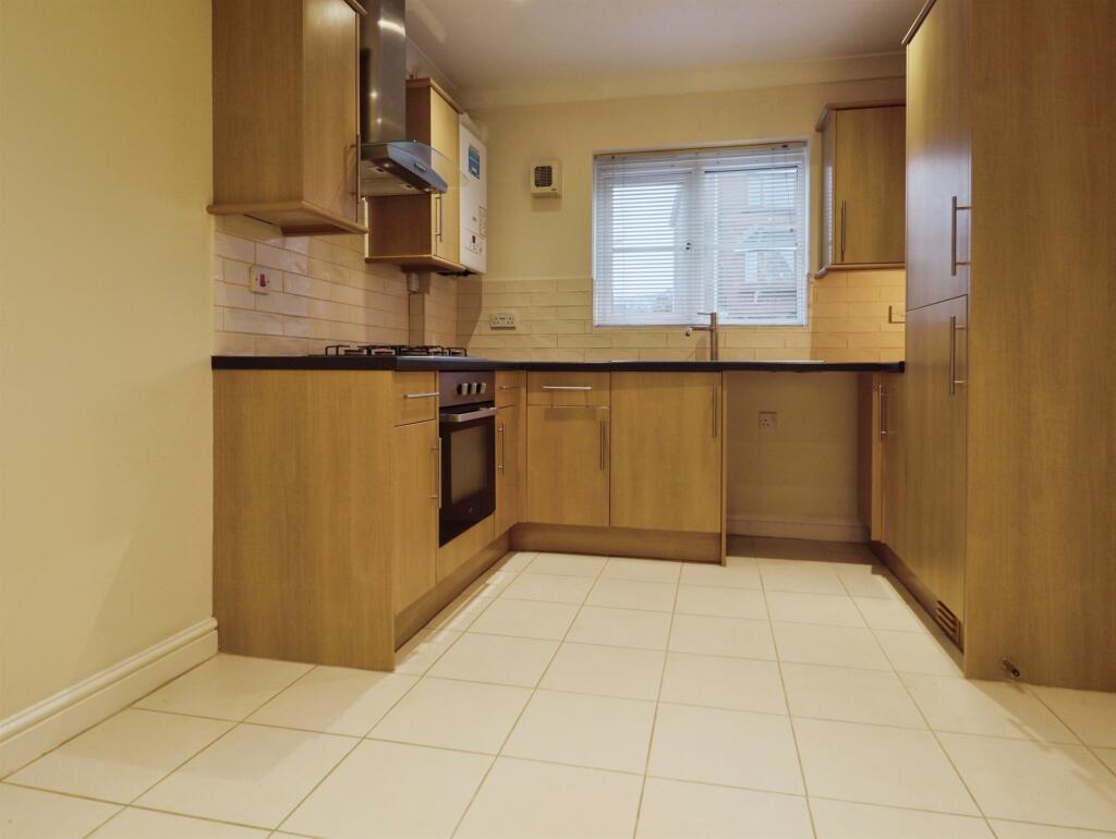 House in Porth, Tonyrefail - View 2