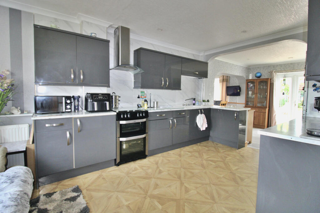 Craybourne Road, Melksham, Wiltshire photo 4