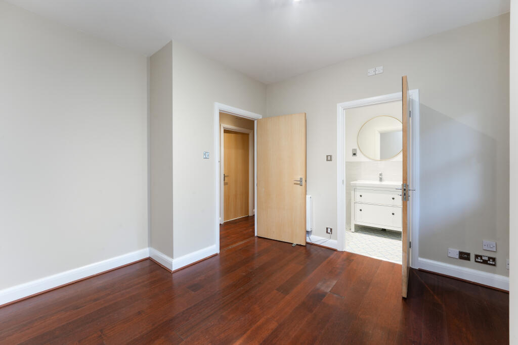 Apartment in Twickenham - View 4