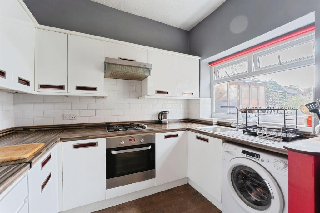 House in Wirral, Liverpool City Region - View 4
