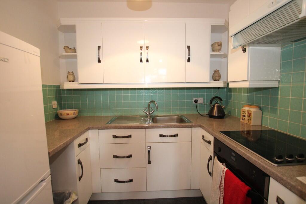 Headley Road, Hindhead, Surrey, GU26 photo 2