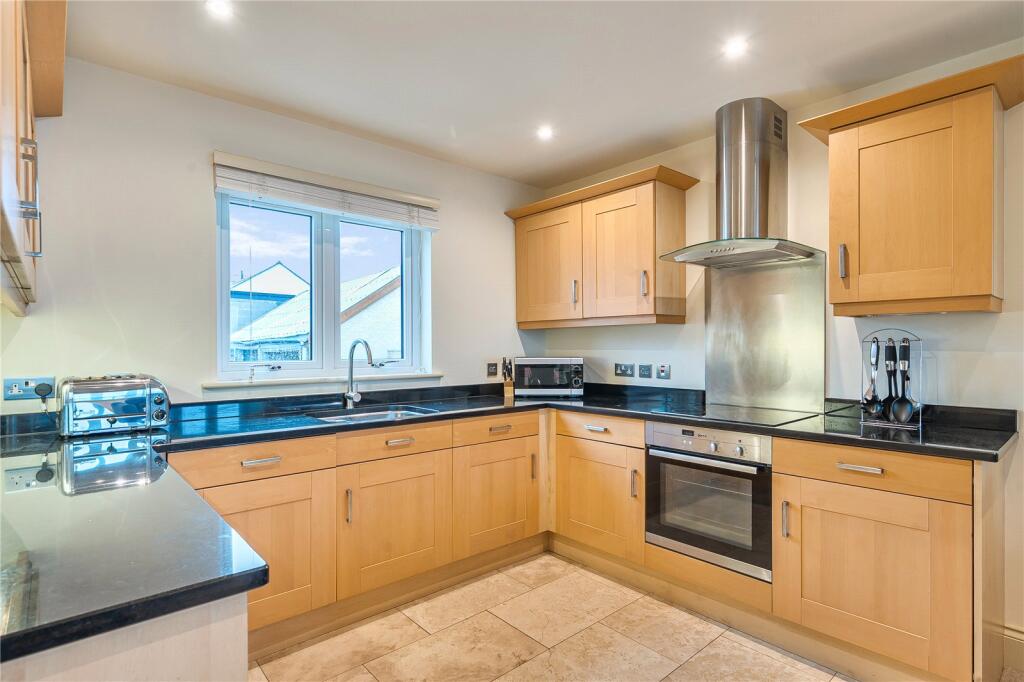 House in Port Isaac, Port Gaverne, St. Endellion - View 3