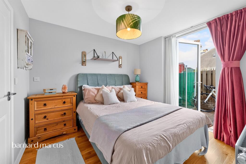 Apartment in London - View 5