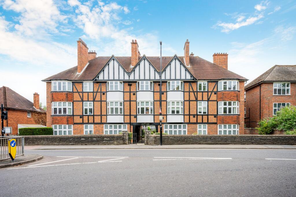 2-bed flat on Ashley Road, Ashley Court Ashley Road, KT18, £300,000
