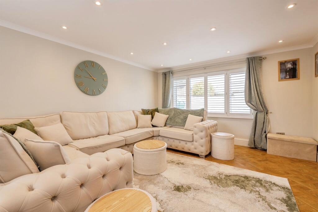 House in Taunton, Hatch Green - View 4