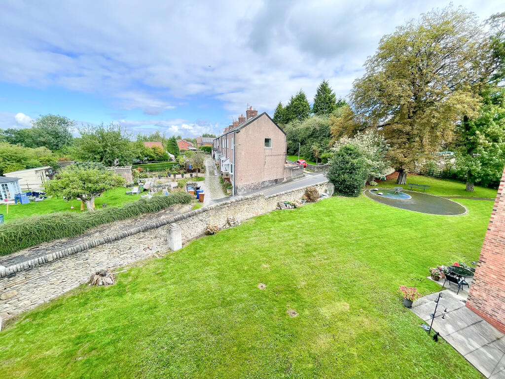 Apartment in Stockport, Greater Manchester - View 4