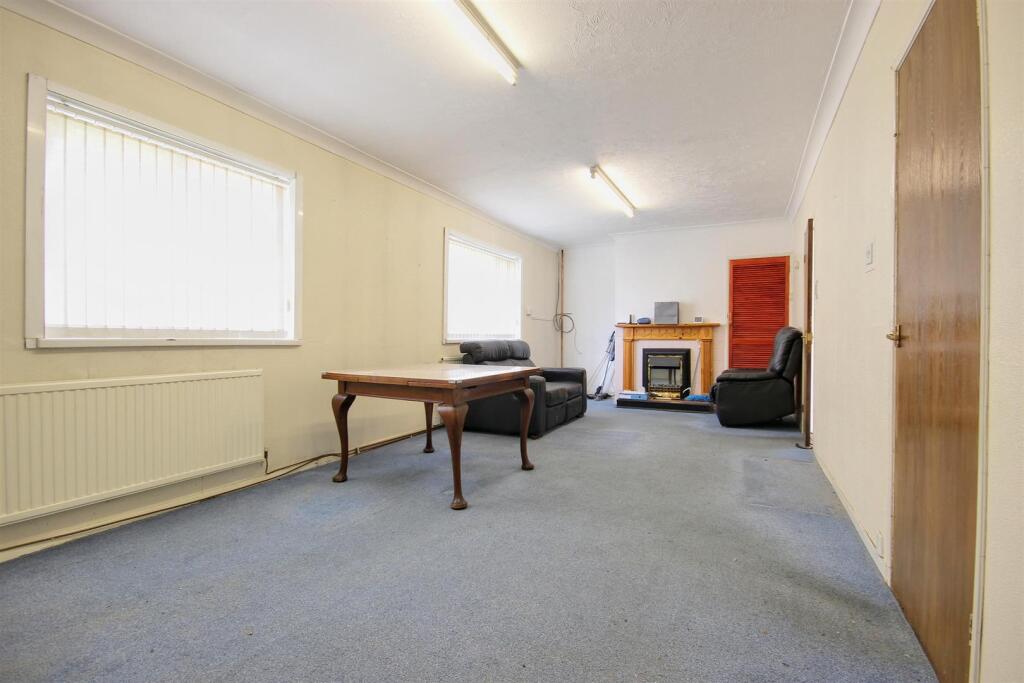 House in Hull - View 3