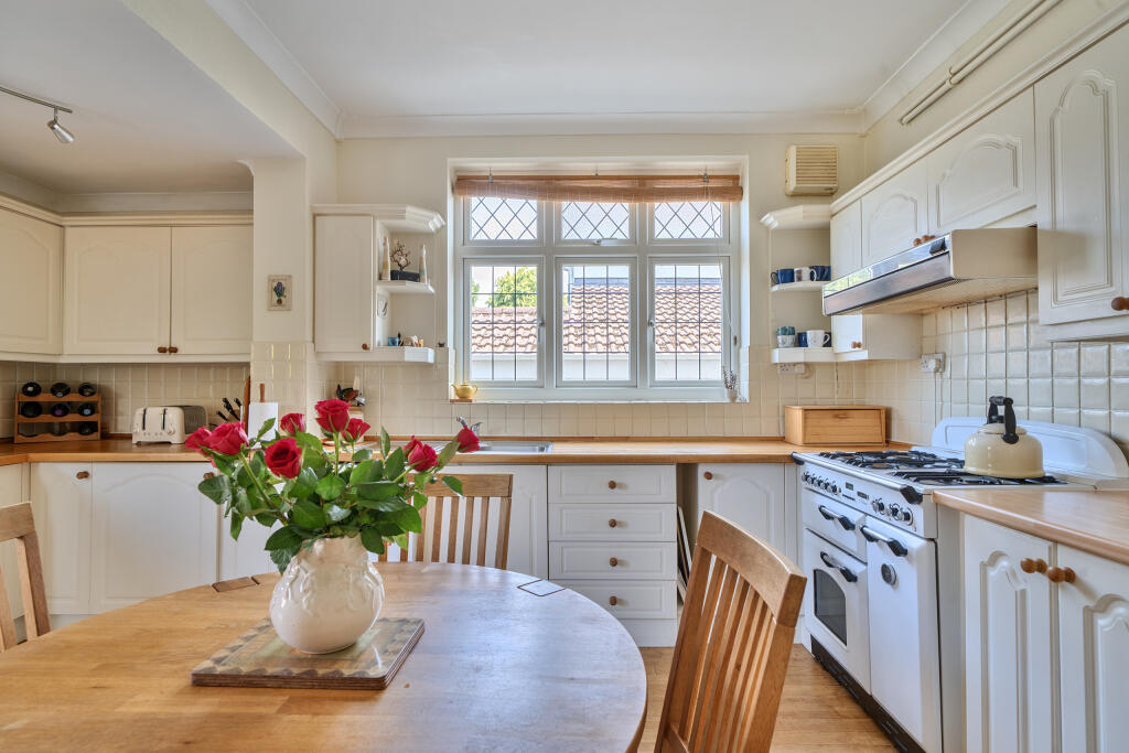 House in Bristol, Golden Hill, Henleaze - More