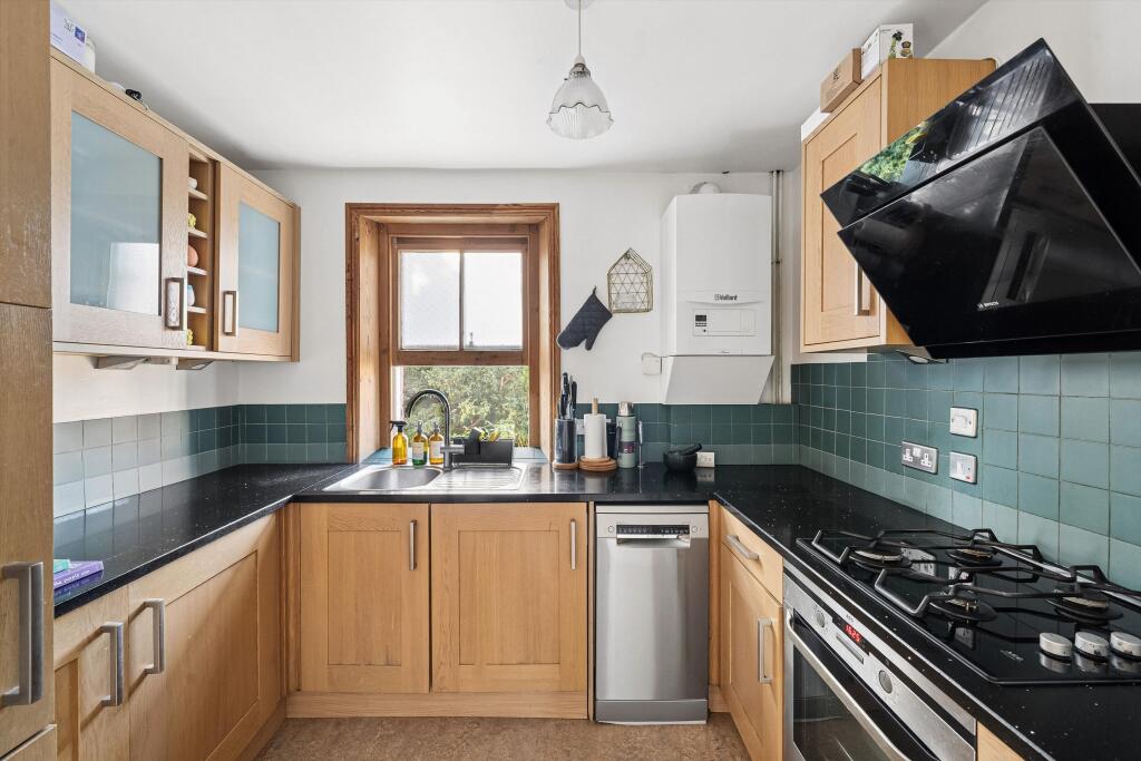 Apartment in Twickenham - View 5