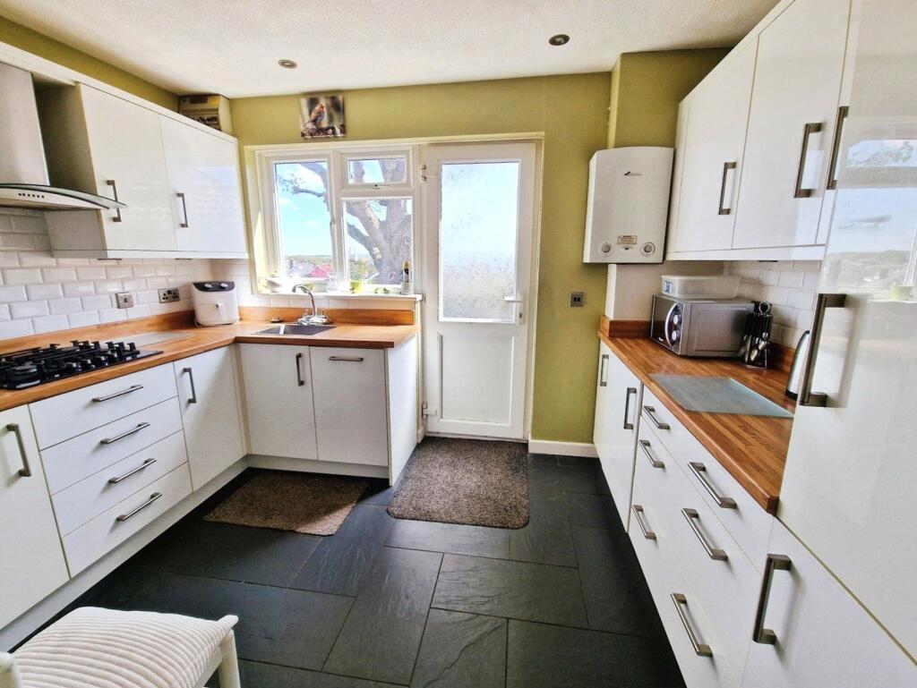 Fairfield Way, Totland Bay, Isle of Wight - View 2