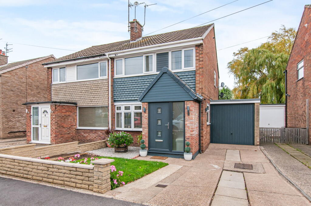 Main image of property: 101 Ridgestone Avenue, Bilton, Hull, HU11 4AJ