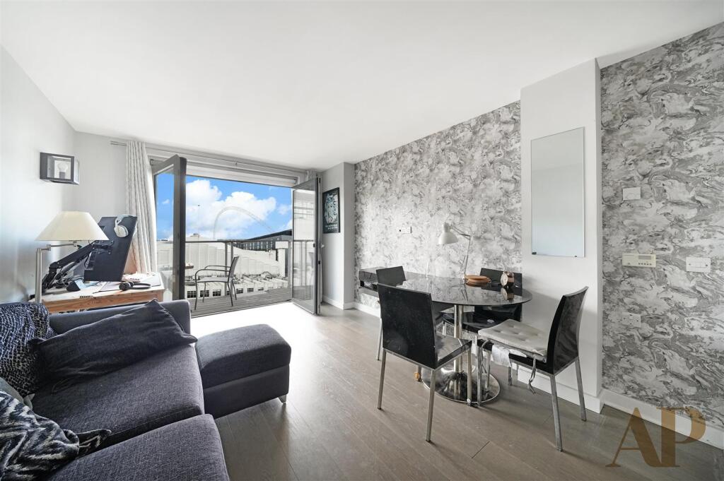 Main image of property: Forum House, Empire Way