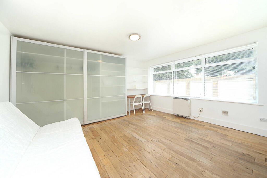 Main image of property: Oakcroft Court, Blackheath