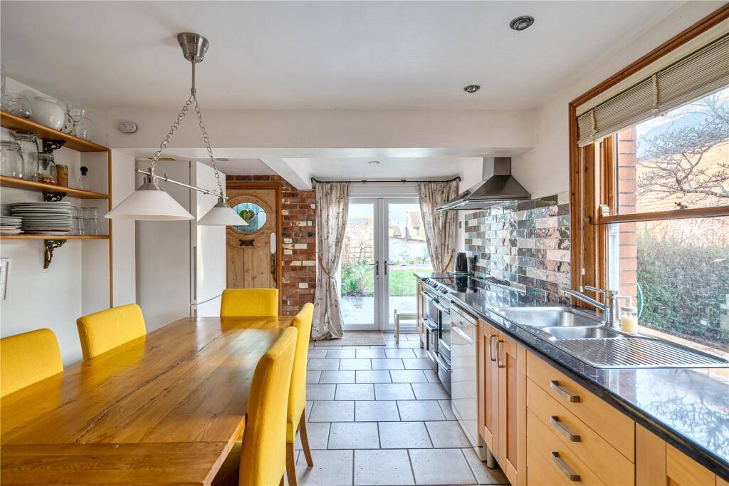 Additional image 5 of Grove Avenue, Yeovil, Somerset