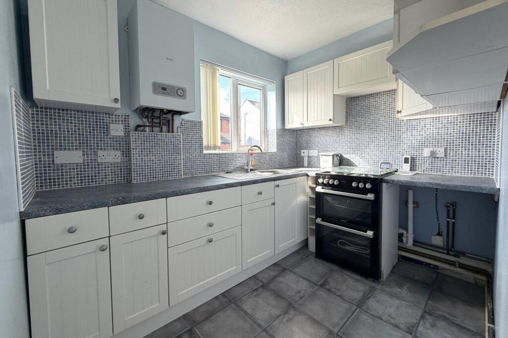 Apartment in Dover, Deal - View 5