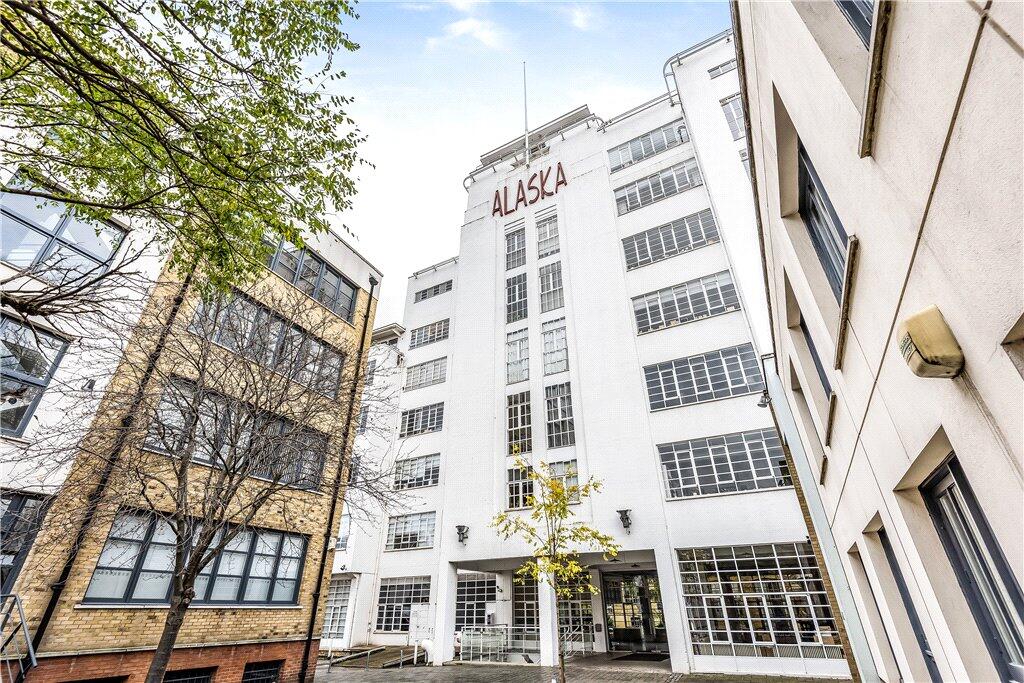 Apartment in London - More