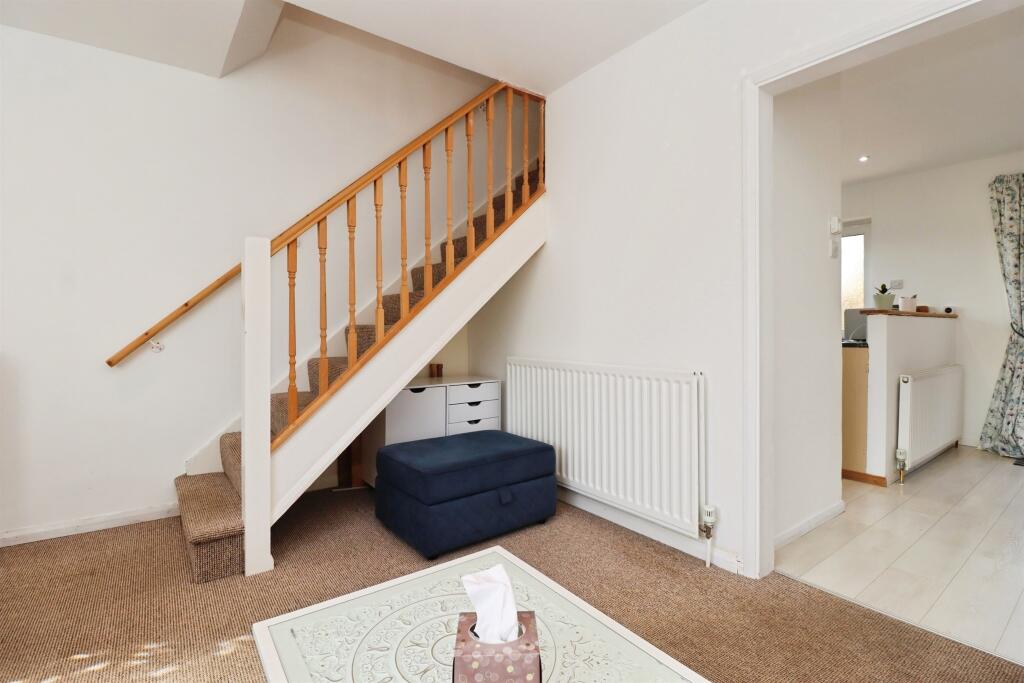House in Rothwell, North Northamptonshire - More