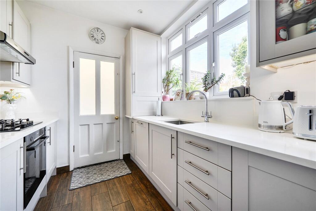 House in London, Oakleigh Park, Brunswick Park - View 5